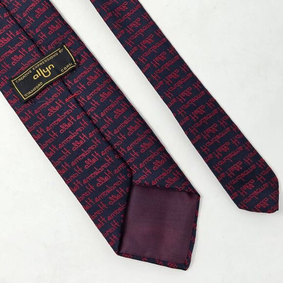 ALYNN HELLO HANDSOME VINTAGE POLYESTER TIE BLUE RED REVERSE SCRIPT 3" X 57" - Picture 3 of 3
